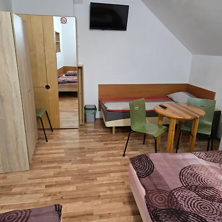 Kwt - Self Check-in - Wejscie Na Kod Auberge de jeunesse *